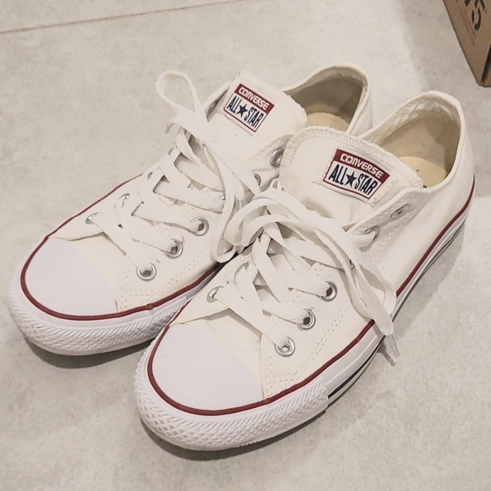 Converse like new white women's 8m
